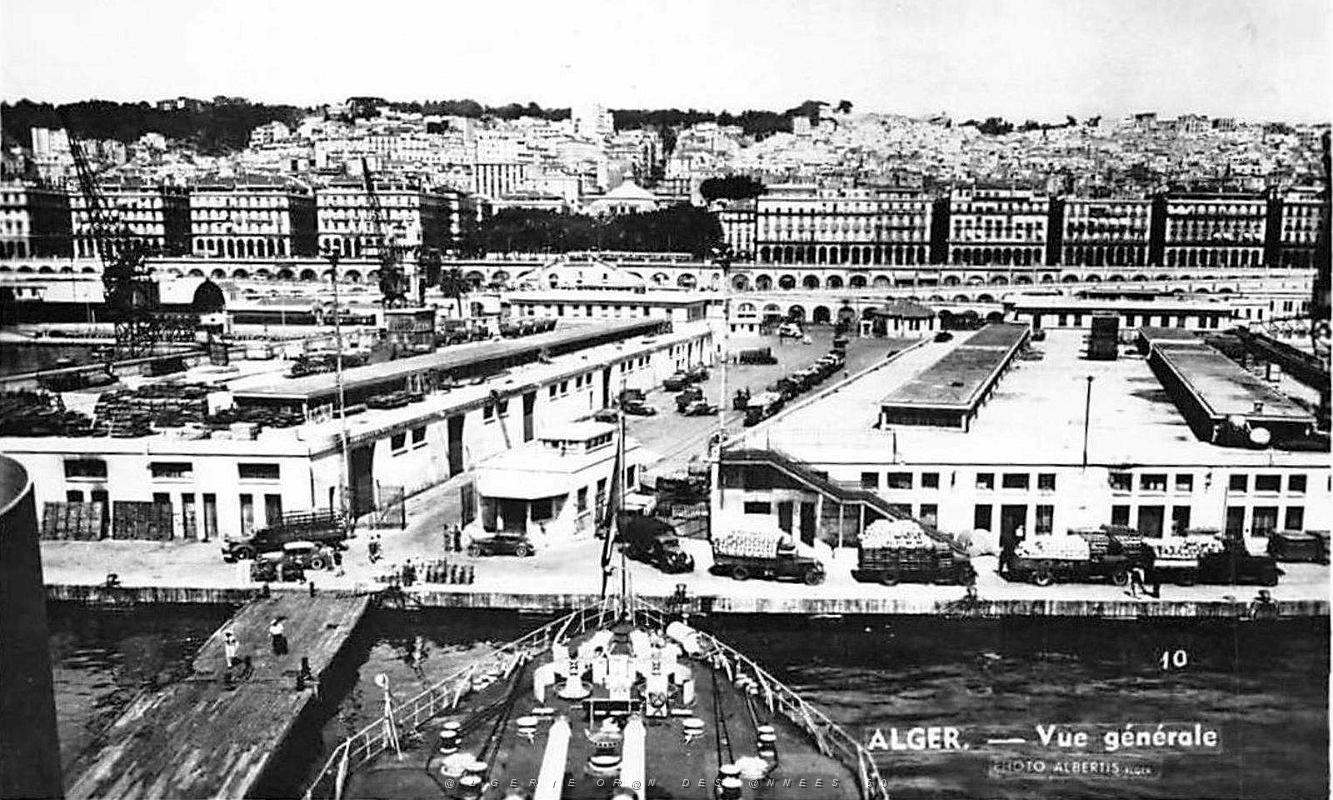 Alger - Vue generale Port d'embarquement.jpg